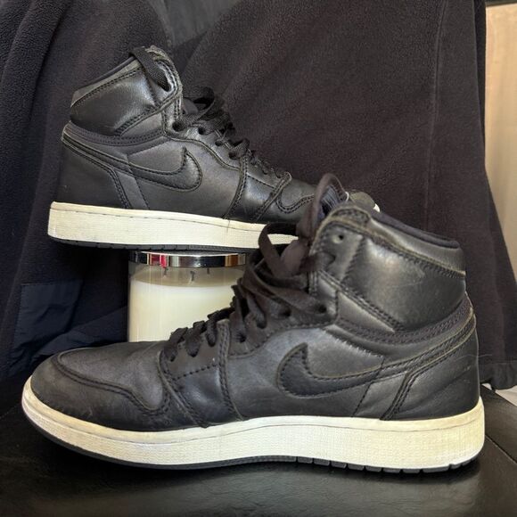 Jordan Other - Nike Air Jordan 1 Retro High OG Black Satin Gym Red GS Youth 5Y